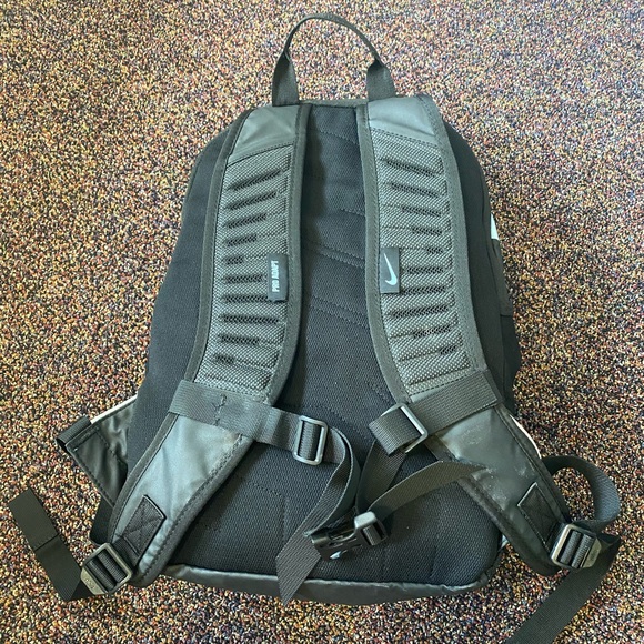 Nike Backpack - Picture 2 of 4